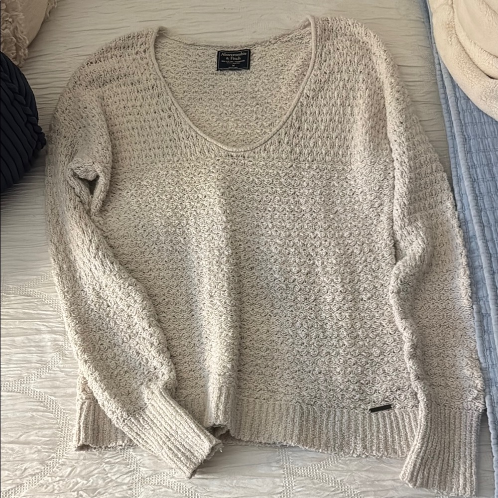 Abercrombie & Fitch Cream V-Neck Sweater with Chunky Knit
